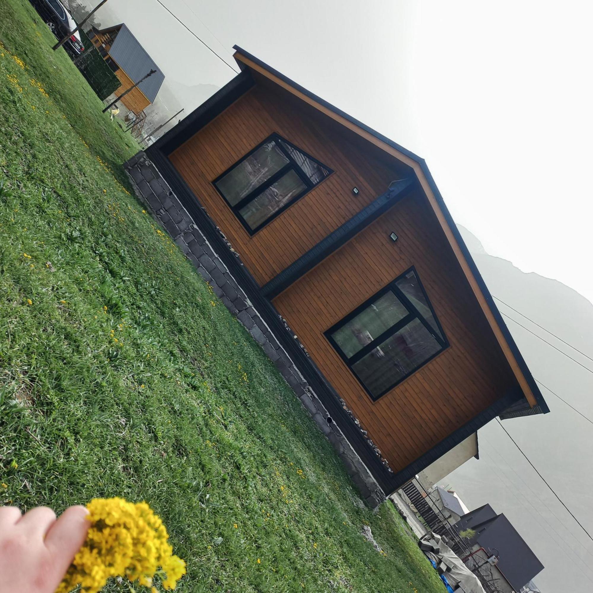 Same Cottage Kazbegi Eksteriør billede